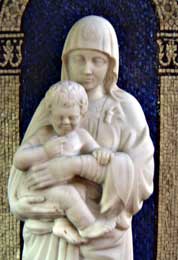 mary_statue_close_up